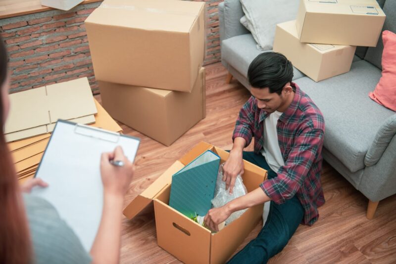 Hire Professional Movers vs. DIY